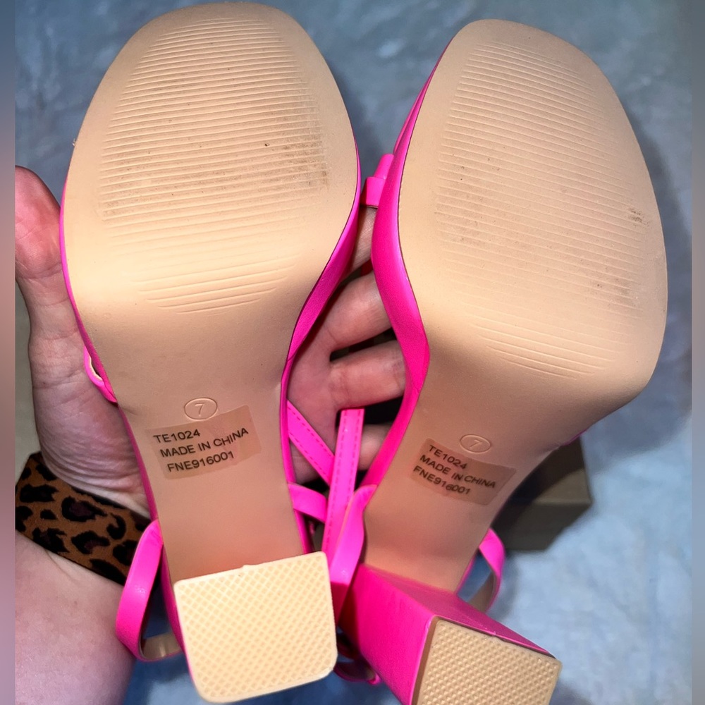 Pink Heels - Picture 4 of 6